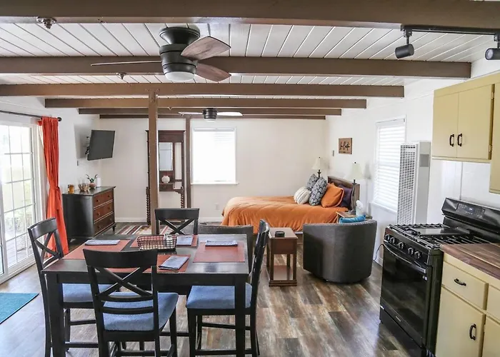 La Casita Poolside Retreat
