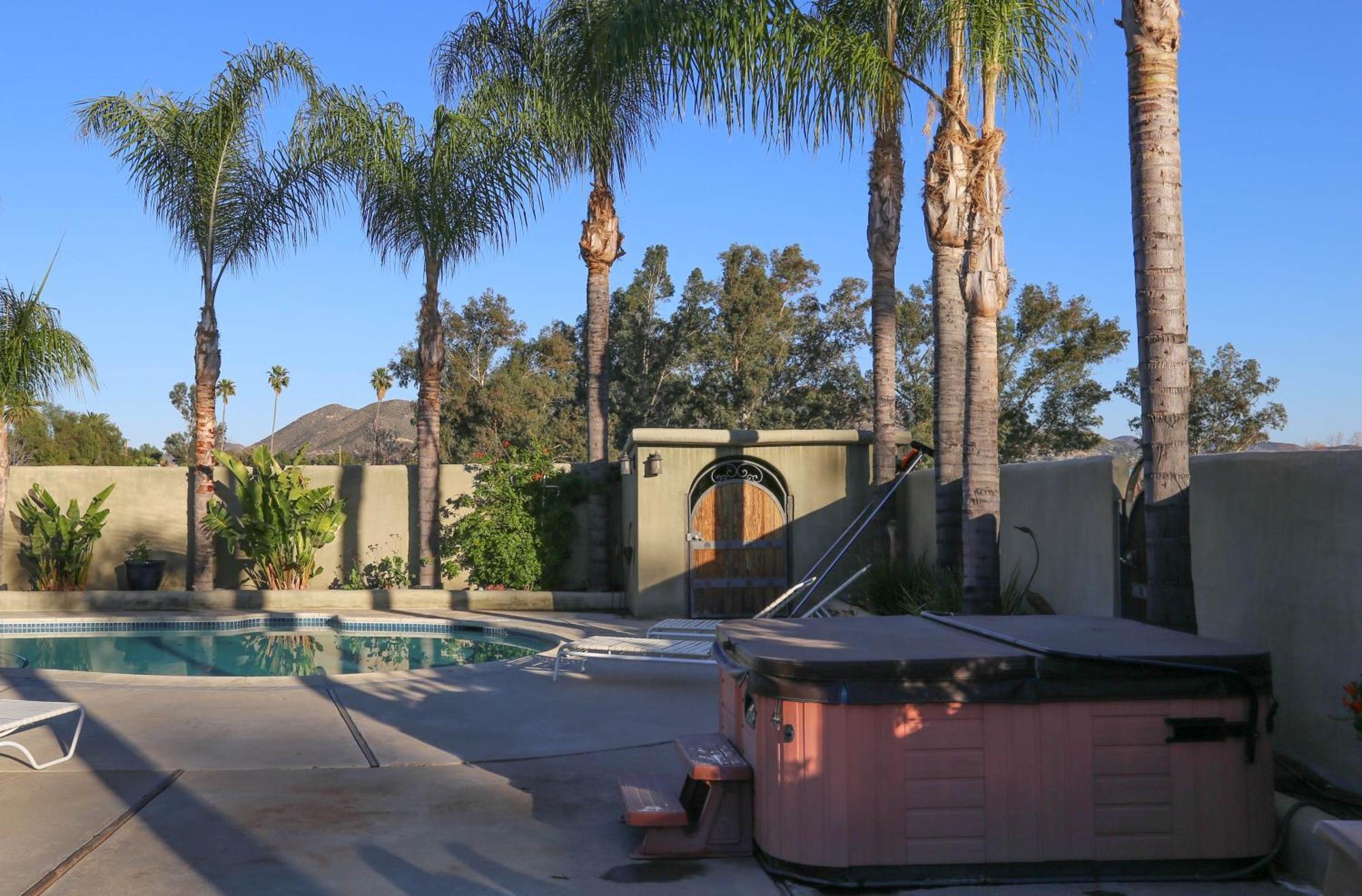 La Casita Poolside Retreat * Lake Elsinore